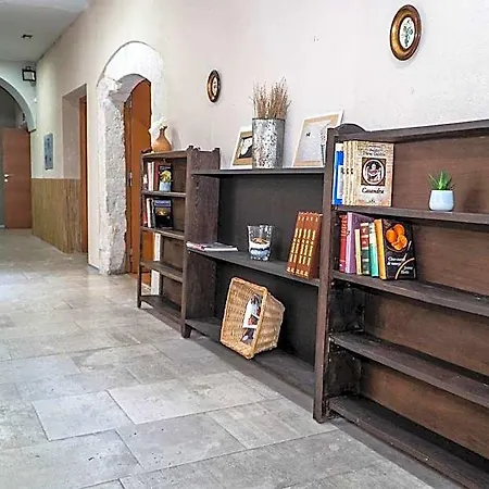 Hostel De Cuéllar
