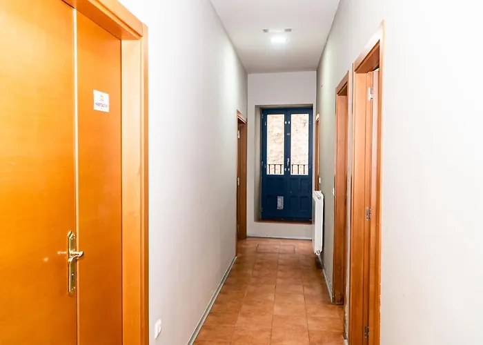 Auberge de jeunesse De *